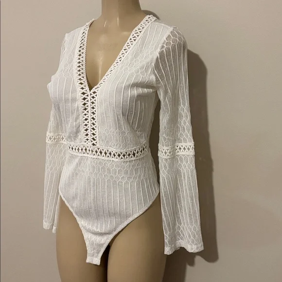 Hudson Gray - Lace Tie Back Plunge Bodysuit - Picture 6 of 9